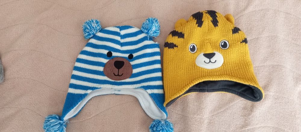 Шапки и ръкавици размер 2-4 г.