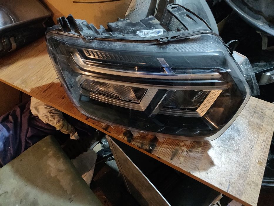 Преден Десен Фар за Dacia Duster LED след 2021г. от