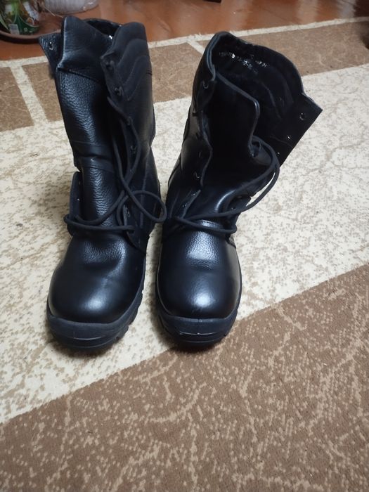 Продам зимние берцы