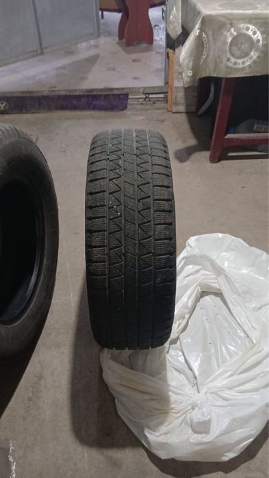 Зимние шины б/у.