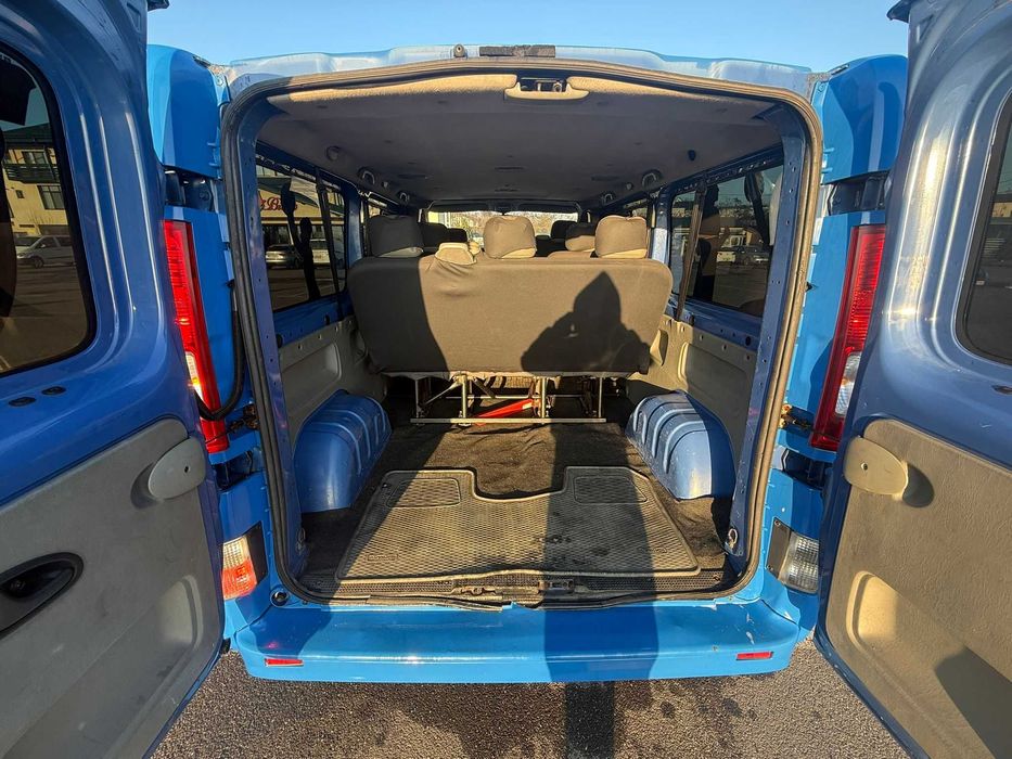 Renault Trafic II  / 8+1 LUNG