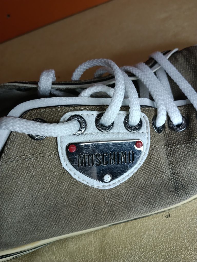 Moschino Rare N 46 - 59 лв