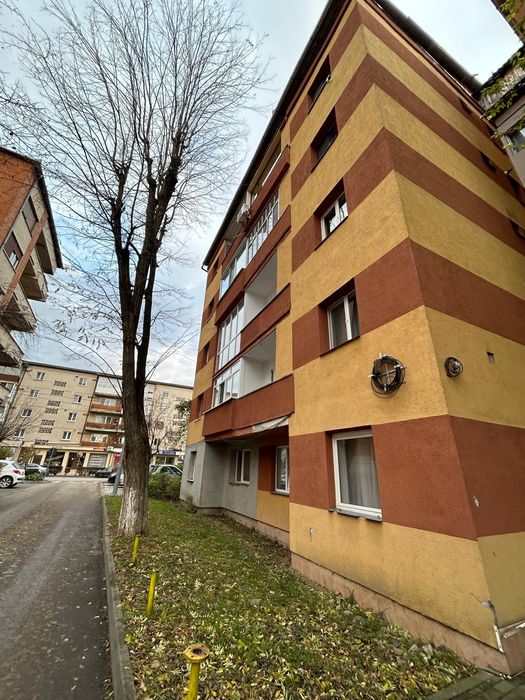 Închiriez apartament cu 2 camere str. CLOȘCA - CETATE