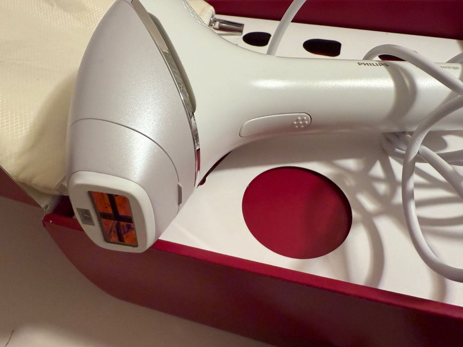 Epilator Philips IPL lumea pret initial 1600 ron