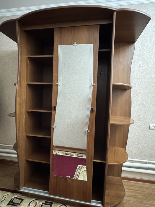 Продпется шкаф - шифоньер