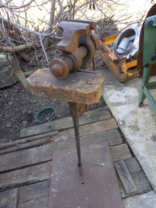 Menghina foarte veche