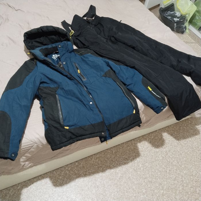 Продам куртку горно лыжный комплект 20000