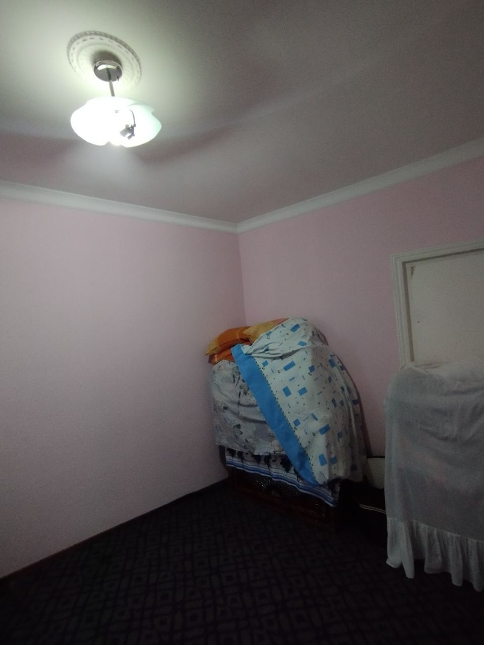 Квартира сотилад Жарарик 4.хонали 103-кв.м Жойи зу́р
