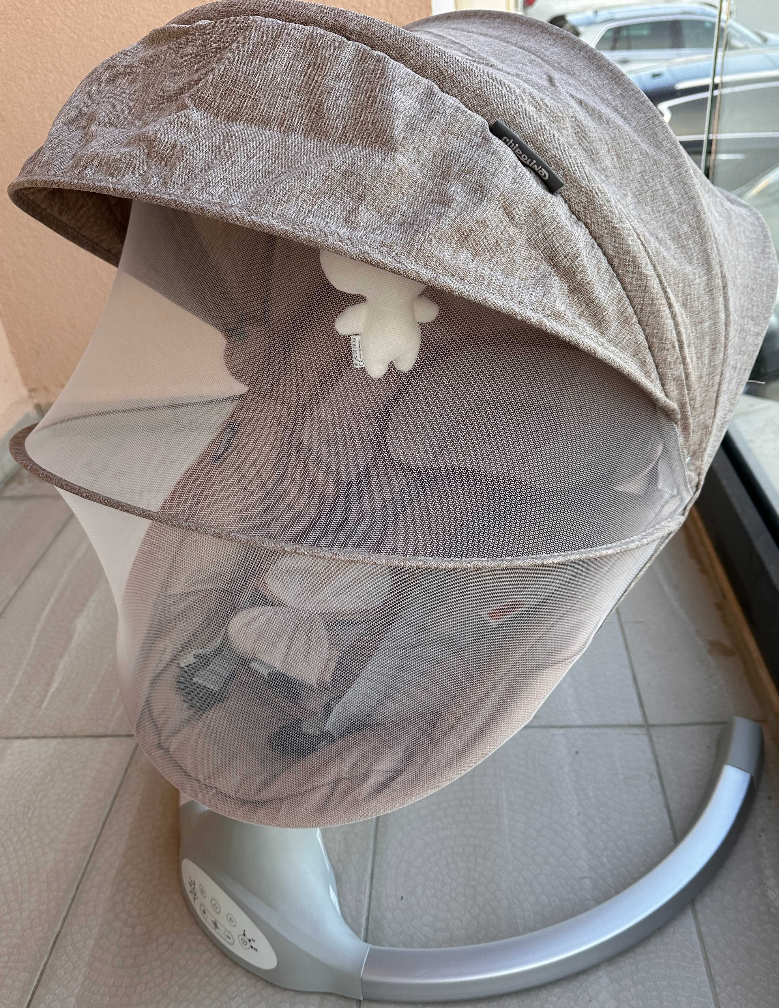 Продавам CHIPOLINO електрическа бебешка люлка NEST