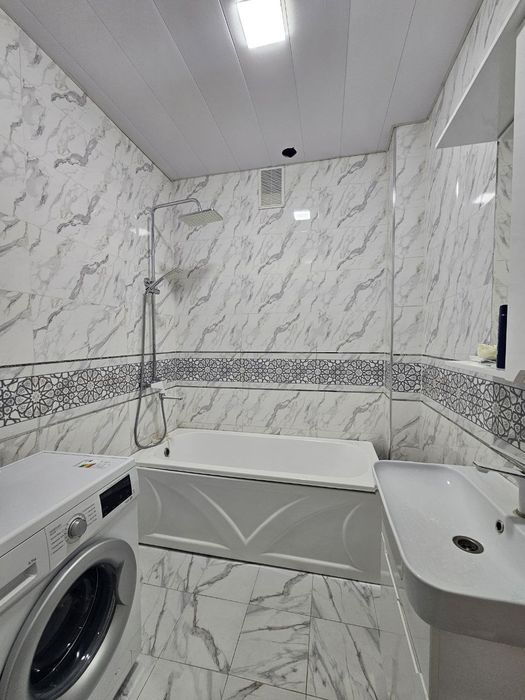 Продаётся 3/3/4 Центр Луначарский Мирзо-Улугбекский район