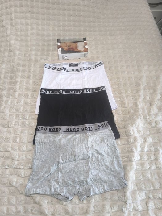 Set 3 perechi de boxeri Hugo Boss,noi