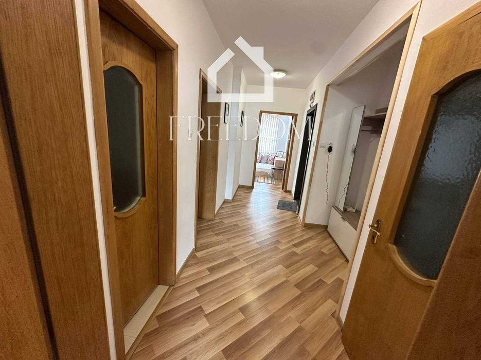 Дава се под наем Четиристаен апартамент в Варна, Бриз - 156 кв.м за 389014.23 € - Снимка #13