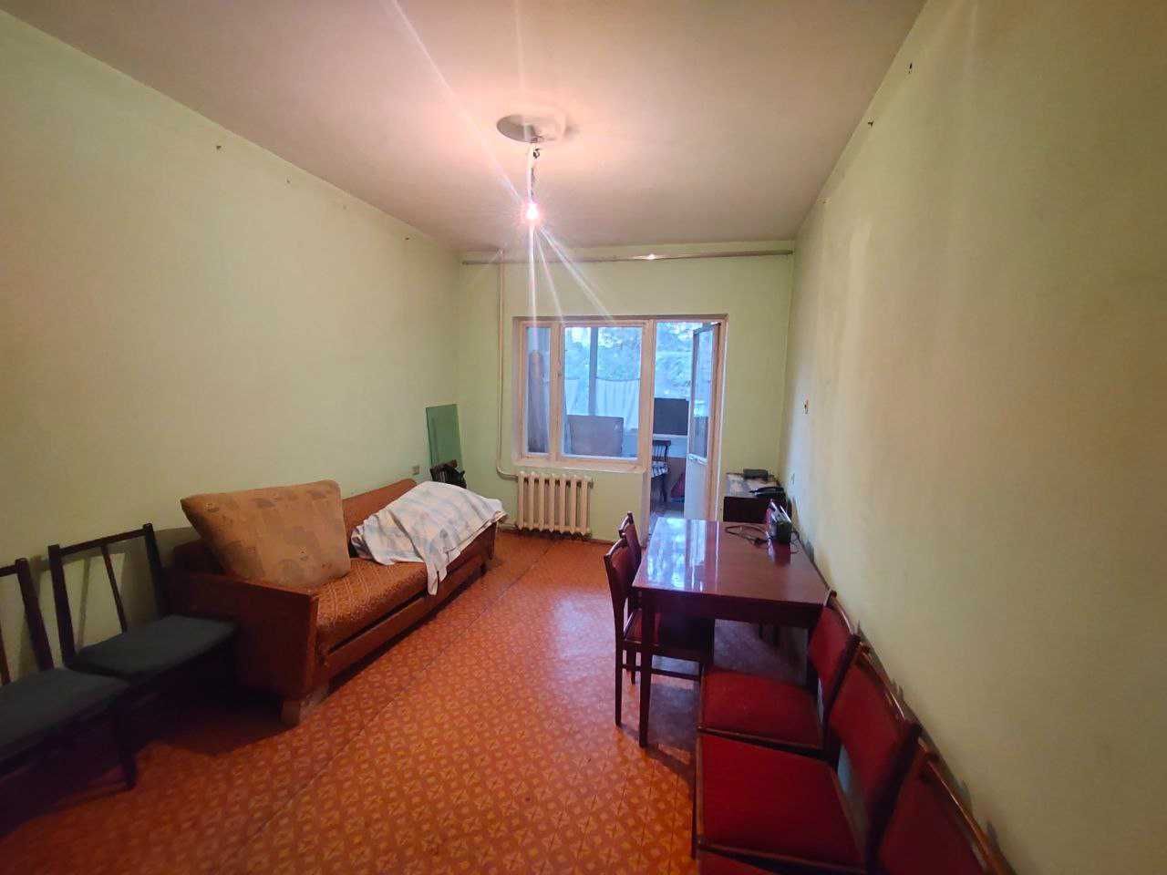 Срочно продаю. Юнусабад 17-кв, 2-к квартира, 56м²,1/5 эт. Без ремонта"