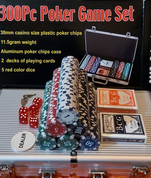 Профессиональный покерный набор на 300 фишек в кейсе. Poker game set.