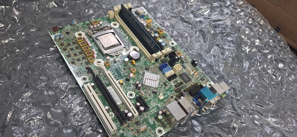Placa de baza lga 1155 cu cpu si ram