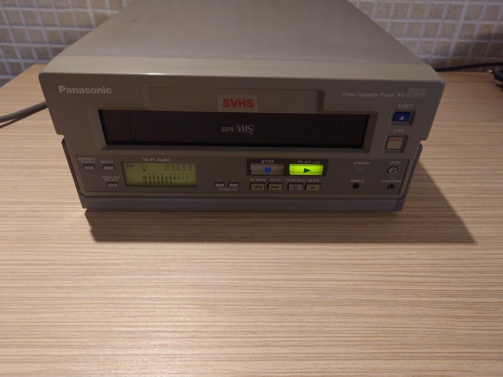 Vând video profesional Panasonic AG-5150-E