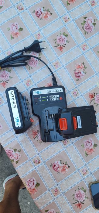 Incarcator plus 2 acumulatori de 18v