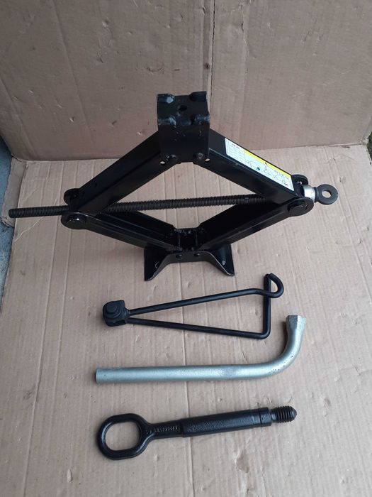 Cric,cheie roti,cui-tractare VW Tiguan, Caddy, SKODA Kodiaq, AUDI Q3
