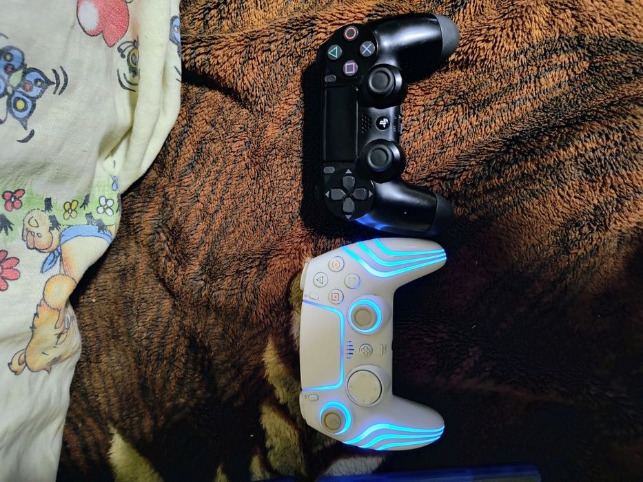 PS4 pro 1TB ca nou plus 10 jocuri