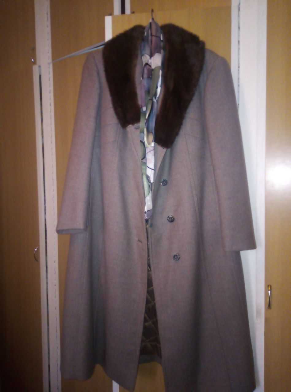 Продается зимнее пальто на подкладе с норкой Размер 50-52