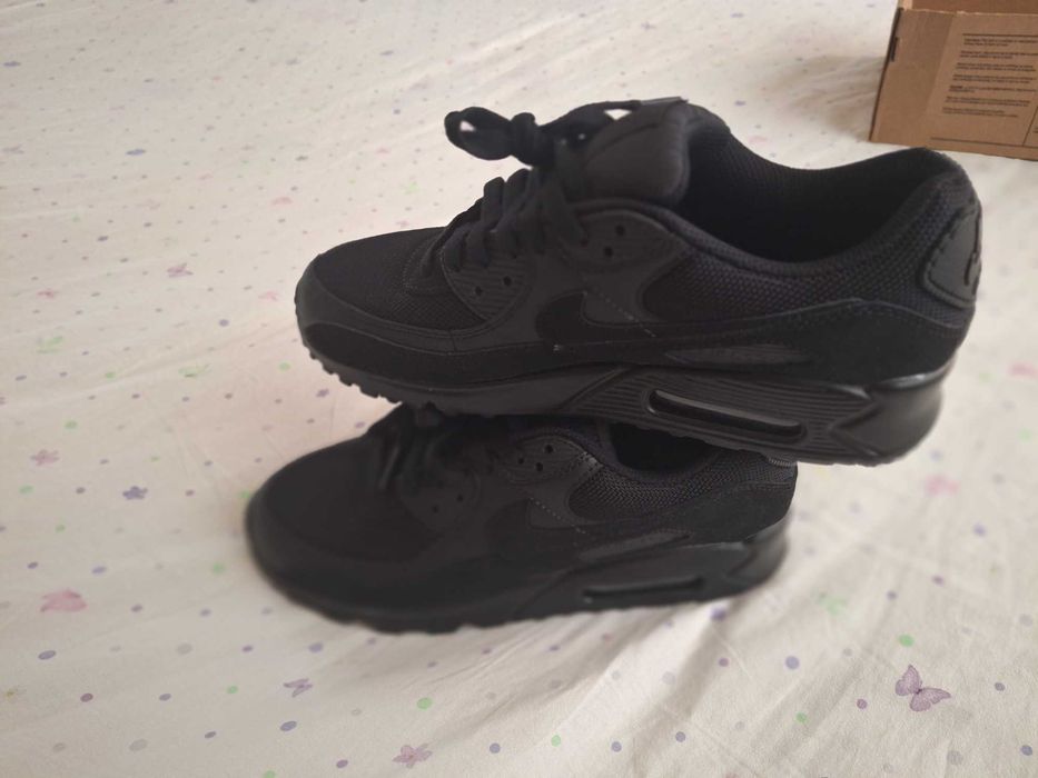 Чисто нови дамски маратонки NIKE AIR MAX 90