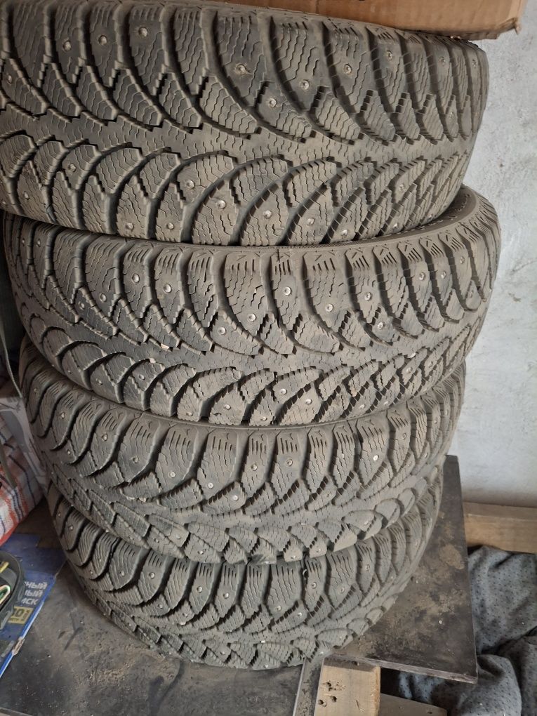 Продается  шины (зима)