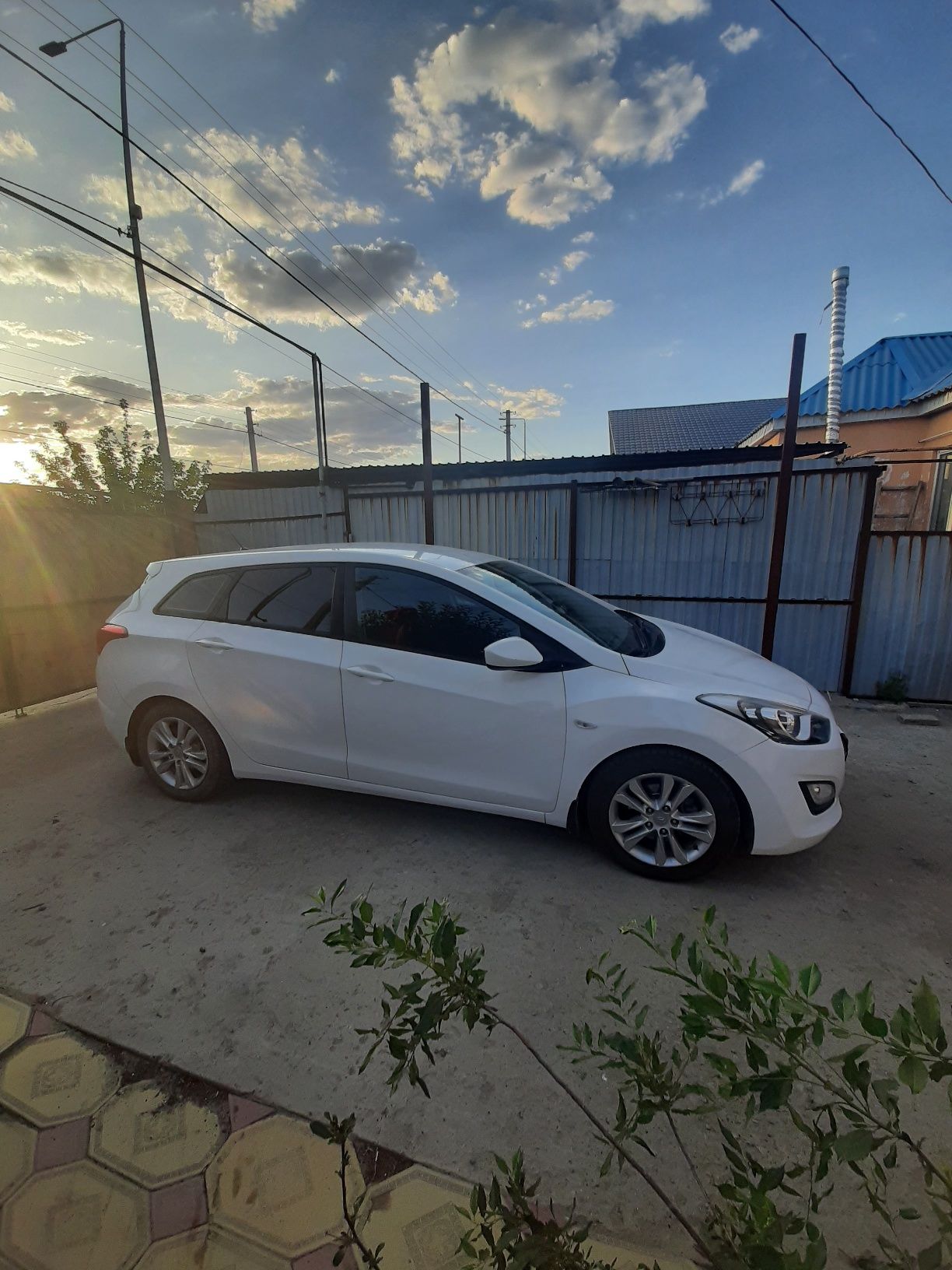 Продам машину хёндай i30 универсал