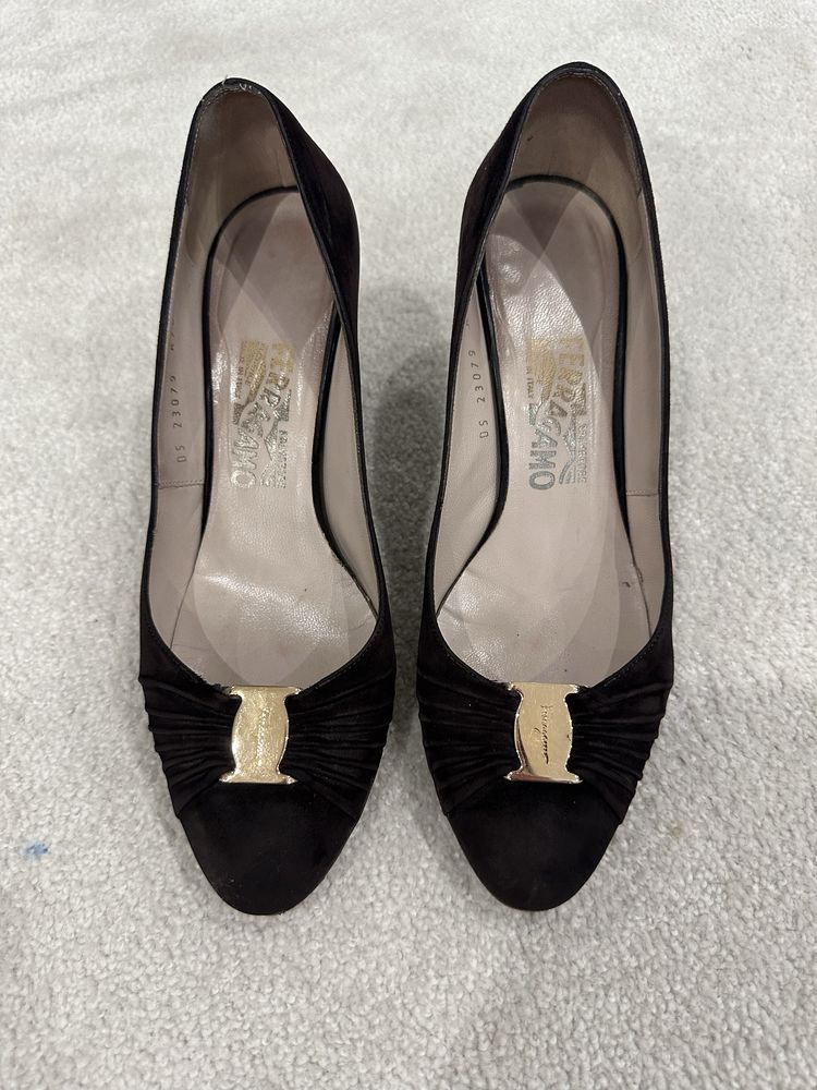 Дамски обувки от естествена кожа на Salvatore Ferragamo