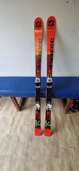 Schiuri VOLKL WC 148