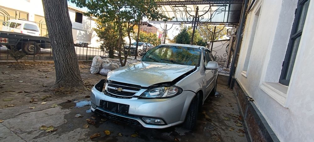 Avareniy Gentra sotiladi