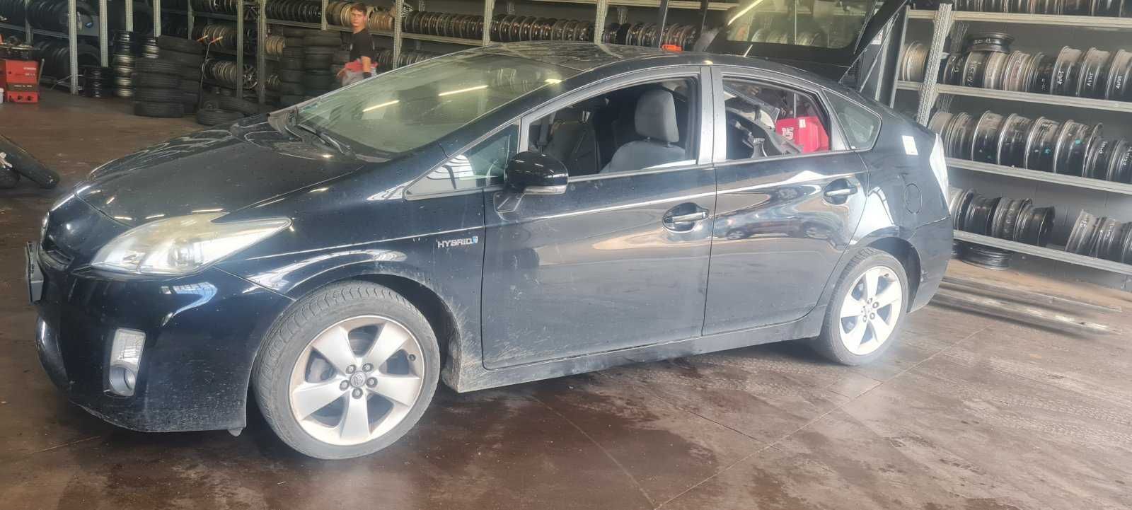Тойота Приус  1.8 Hybrid 2ZRR – само на части