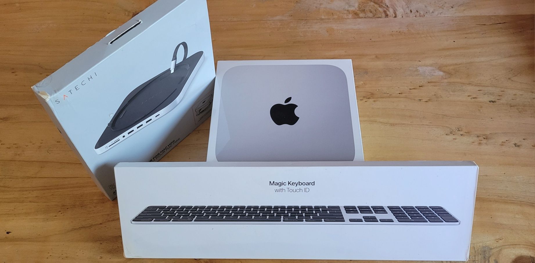Mac mini+hub+tastatură, noi