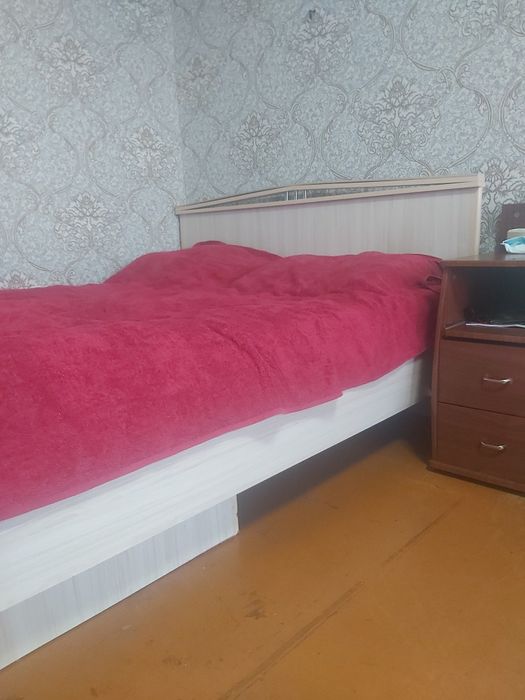 Срочно продам кровать полутарка 200×140 в хор.сост.70000 тг