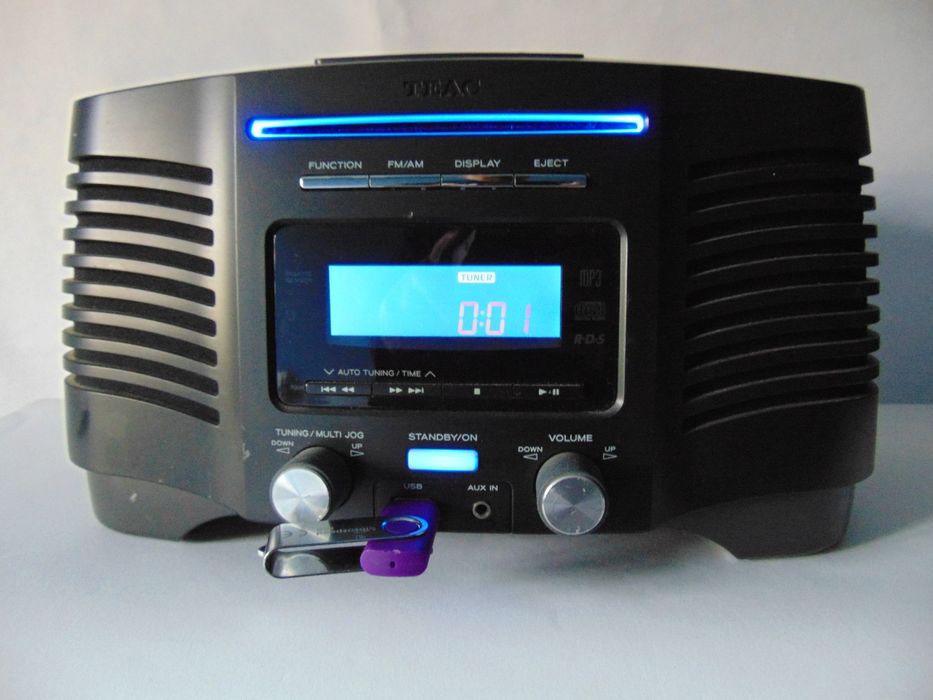 Aparat radio Teac cu Usb/Cd/Aux