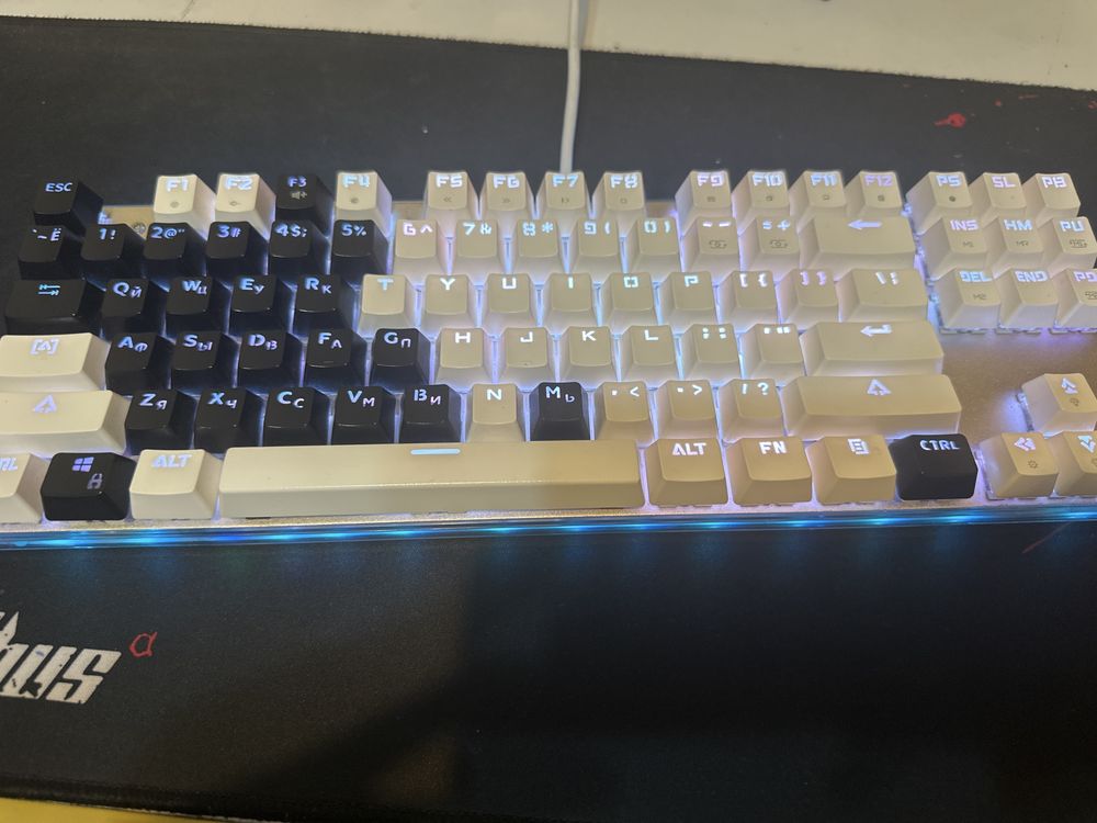 Продам игровую клавиатуру