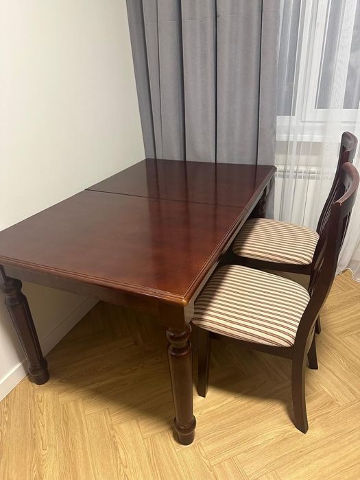Продам обеденный стол