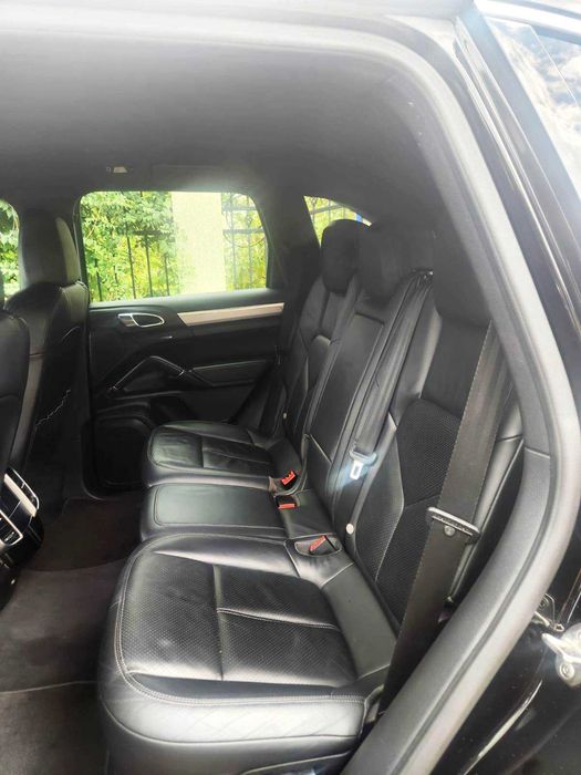 Porsche Cayenne 3.0 245cp FULL Propietar in acte