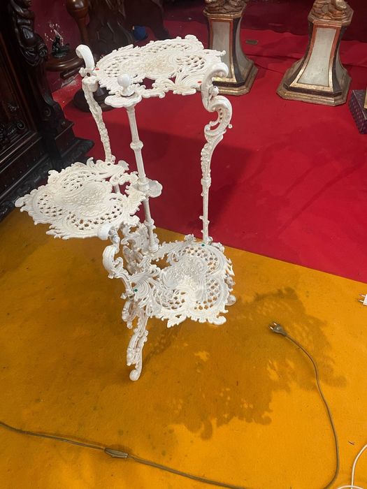 Etajera***măsuță***fonta