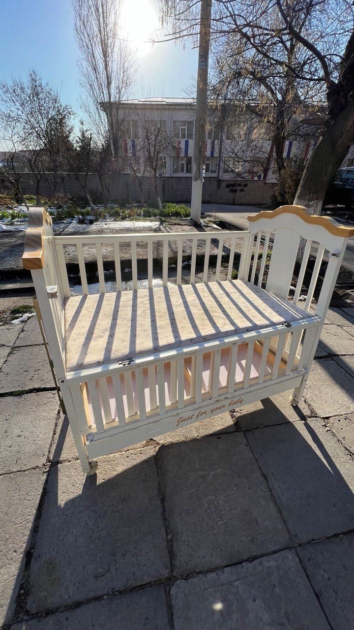 Продается детская кроватка