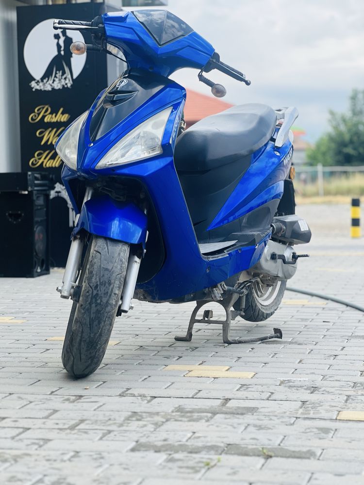 Скутер 50 cc в перфектно състояние