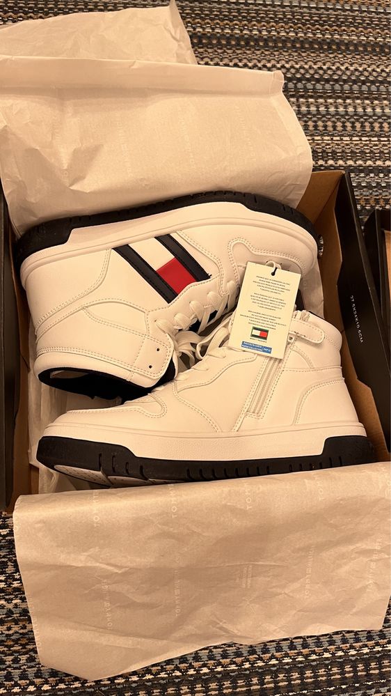 NOI Adidași Tommy Hilfiger 36