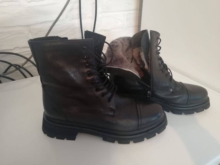 Продам зимние ботинки