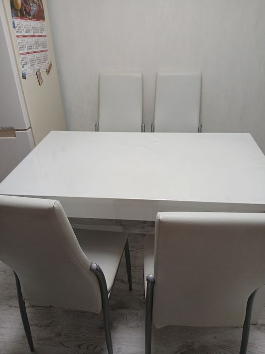 Продам стол со стульями