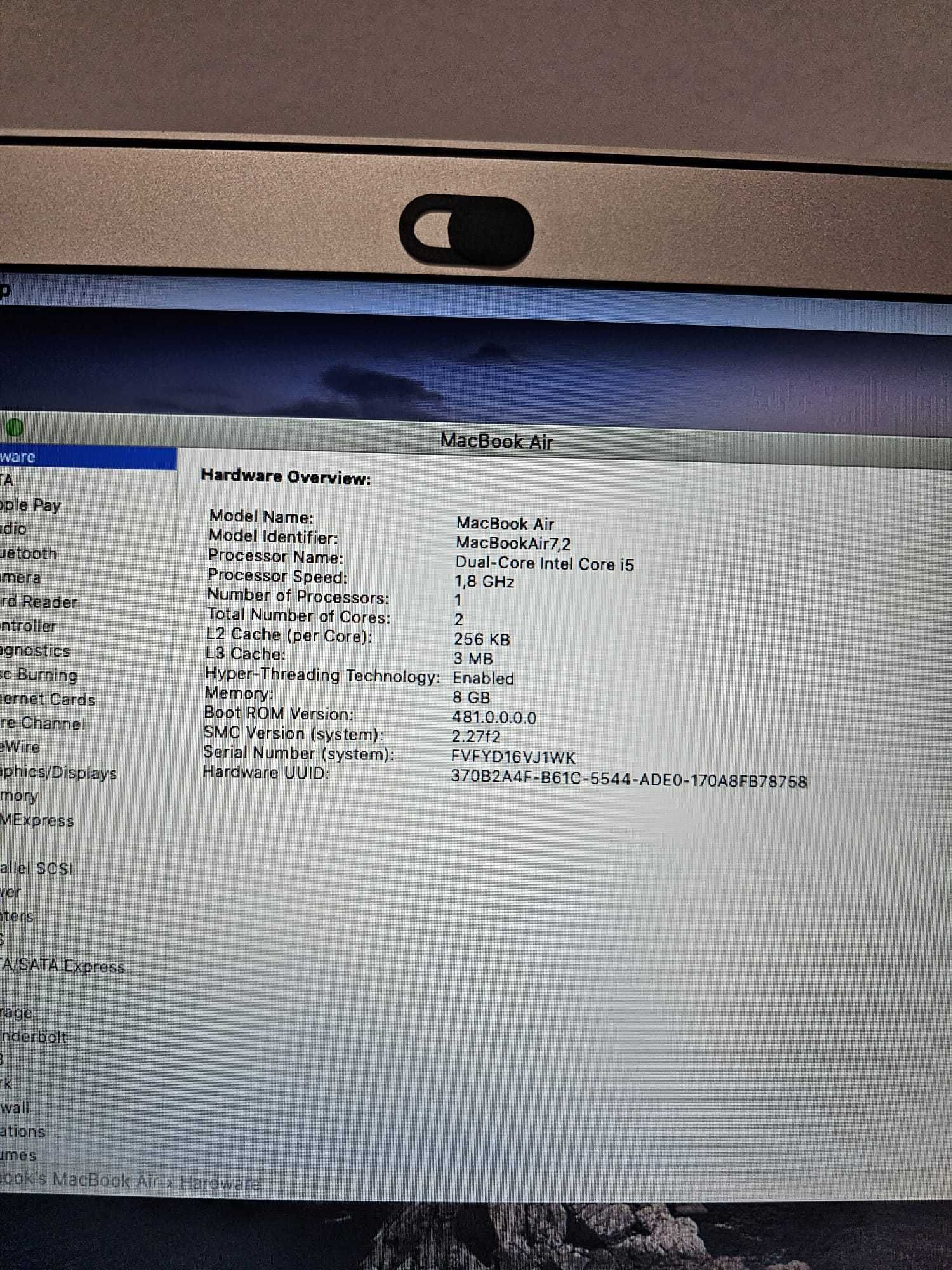 Macbook Air 13 2017, i5 1.8 GHz, 8GB RAM, 960GB SSD, fabricat in 2019