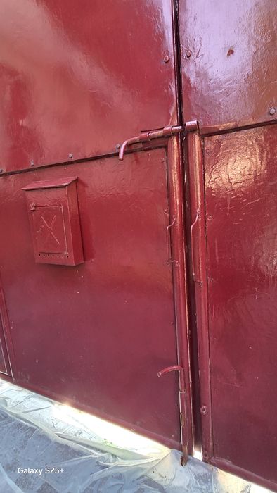 Poartă metalică, 4x2 m, tablă galvanizată, stare excelentă