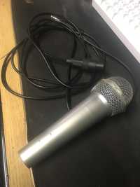 Vand microfon pentru karaoke