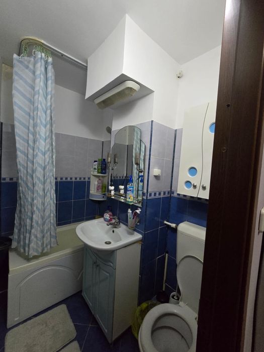 Vand garsoniera zona hcc, etaj 2