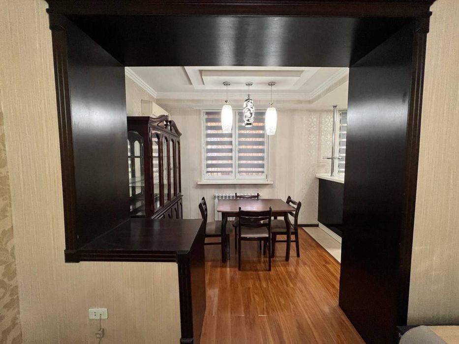 Центр/ Ойбек. 3комн.  77серии.  Кирпич евро