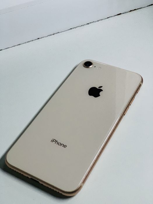 iPhone 8 Gold-64Gb