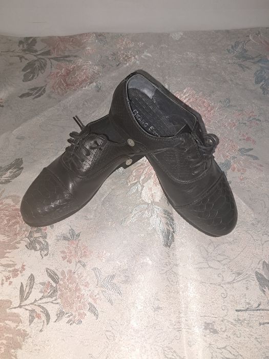 Продаются кожанные детские мужские туфли 35-37 размер